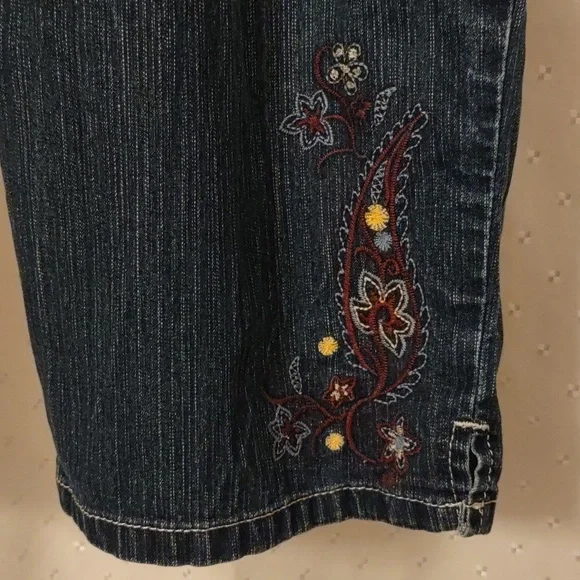 🖤Women's Gloria Vanderbilt capri's, size 16p, dark denim. - Picture 2 of 4